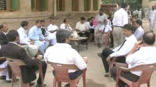 Lawyers boycott court