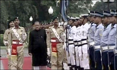 صدر مملکت ممنون حسین کے اعزاز میں گارڈ آف آنر