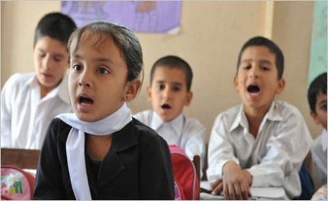 میرانشاہ: طالبان کے پولیٹیکل انتظامیہ سے مذاکرات کامیاب، اسکول جانے پر پابندی اٹھالی