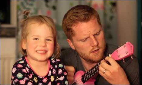 موسیقارانہ صلاحیتوں سے مالا مال چار سالہ ننھی بچی