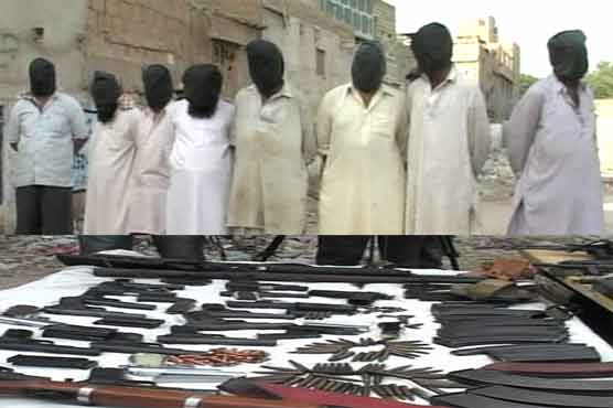کراچی  : رینجرز آپریشن، کالعدم تنظیم کے ارکان سمیت 8 افراد گرفتار، جدید اسلحہ برآمد