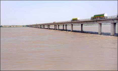 دریائے سندھ کے بہاو میں کمی آنا شروع، متاثرعلاقوں میں پانی جمع