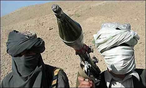 ملا عبدالغنی برادر کراچی سے پشاور منتقل، افغان طالبان کا ملنے سے انکار