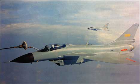 چینی بحریہ کے طیاروں کی دورانِ پرواز ری فیولنگ کی مشق