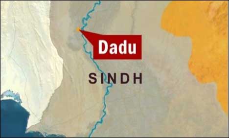 دادو: مسافر بس الٹنے سے 3 افراد جاں بحق، 15 زخمی