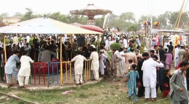 عید کا تیسرا روز، تفریح گاہوں پر عوام کا رش، منچلوں کا جوش وخروش
