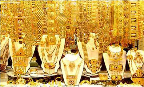 سونا 1900 روپے مہنگا، فی تولہ 53 ہزار 500 روپے کا ہوگیا