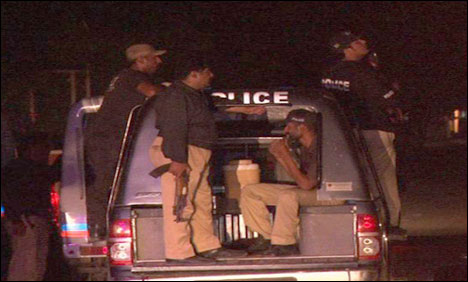 کراچی : گینگ وار کے ملزم، کار، موٹر سائیکل لفٹر سمیت 13 افراد گرفتار