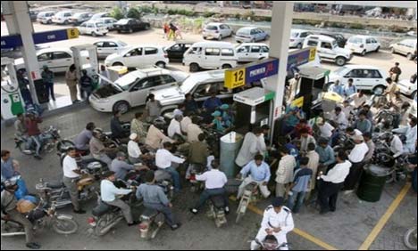 پیٹرولیم قیمتیں، اضافہ واپس نہ لیا تو پہیہ جام ہڑتال کرینگے، کے ٹی آئی