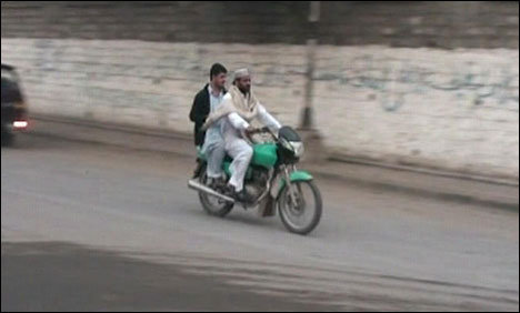 پشاور : شہری علاقوں میں موٹرسائیکل کی ڈبل سواری پر پابندی