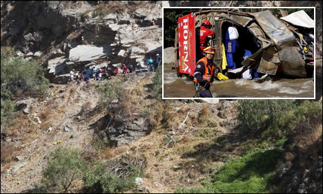 پرو : تیز رفتار بس کھائی میں گر گئی، 19 افراد ہلاک، 18 زخمی
