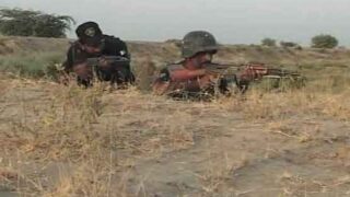 Robbers police firing,