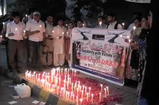 ملتان : زلزلہ متاثرین سے اظہار یکجہتی، دعائیں مانگیں ، شمعیں روشن