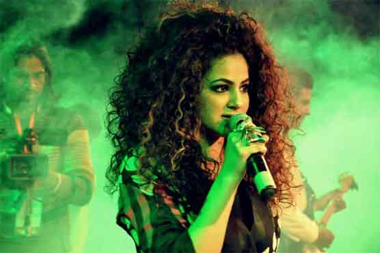 عینی کے نئے گانے بوم بوم کی سوشل ذرائع پر دھوم