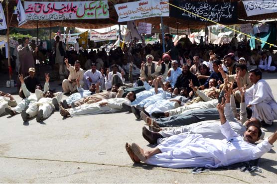 کوئٹہ: کلرکوں کے ہاکی چوک میں دھرنے کو 6 روز گزرگئے