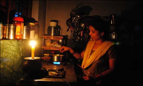 لاہور : ہربنس پورہ میں پندرہ گھنٹے سے زائد بجلی معطل