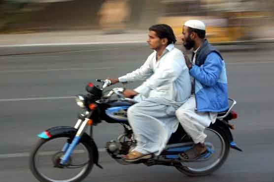 حکومت سندھ نے ڈبل سواری پر پابندی میں 2 روز کی توسیع کر دی