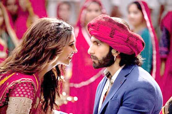 بالی فلم رام لیلا کی تشہیری تقریب، دپیکا پڈکون، رنویر سنگھ کا رقص