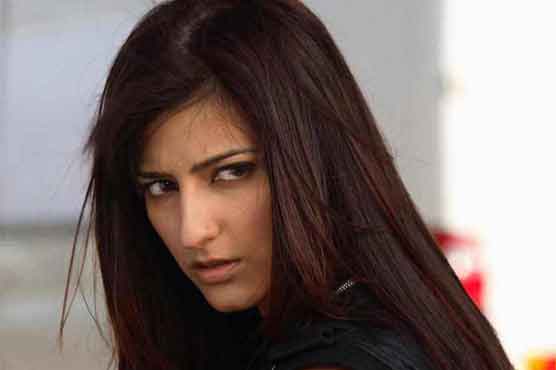 شروتی ہاسن سر پھرے مداح سے تنگ