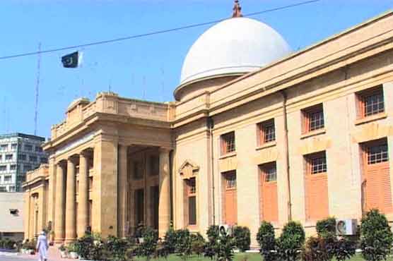 کراچی بد امنی، سپریم کورٹ کا گمشدہ 19ہزار کنٹنرز کی انکوائری کا حکم، ایس پی معطل