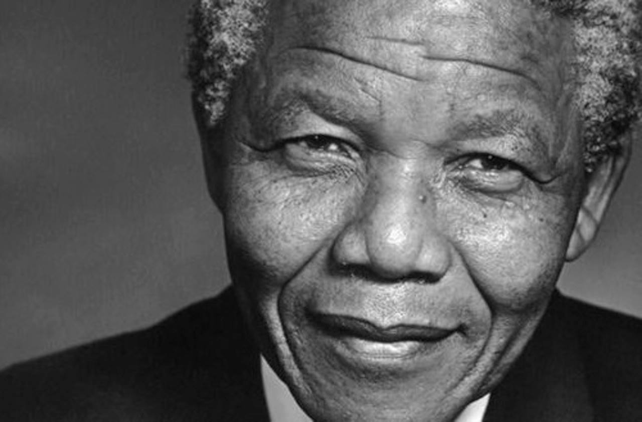 نیلسن منڈیلا کی میت اسپتال سے سرکاری عمارت منتق