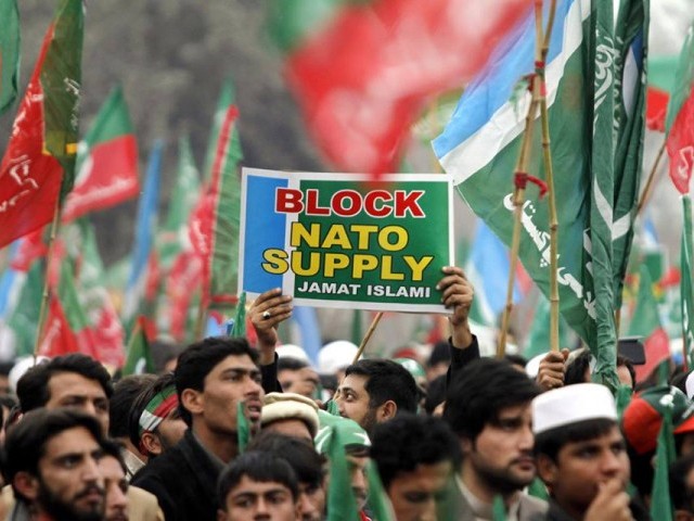 حیات آباد ٹول پلازہ پر پی ٹی آئی اور اتحادی جماعتوں کا دھرنا جاری