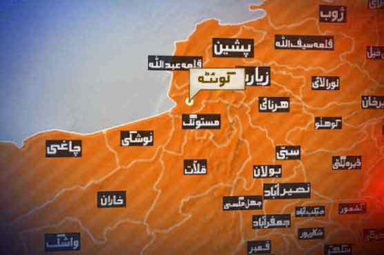 کوئٹہ : گاڑی ٹرین کی زد میں آنے سے ایک شخص جاں بحق، 2 بچیاں زخمی