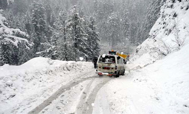 بالائی علاقوں اورکشمیرمیں بارش اور برف باری کا امکان