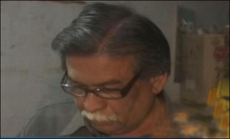 ڈیرہ غازی خان: پنکچر لگانے والے نے سرائیکی اردو لغت تیار کرلی