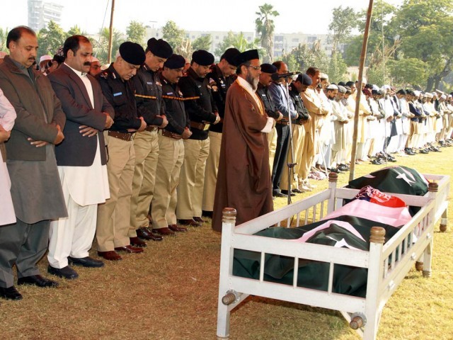 ایس ایس پی چوہدری اسلم اور ان کے دو ساتھیوں کی نماز جنازہ ادا کر دی گئی