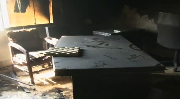 کراچی : ایل ڈی اے کے دفتر میں نامعلوم افراد کی توڑ پھوڑ، سامان نذر آتش