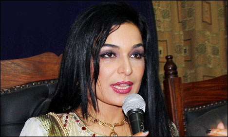 غریبوں کیلئے اسپتال بنانا چاہتی ہوں، لوگ جل کر اسکینڈل بناتے ہیں: میرا