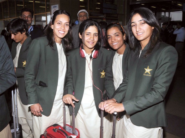 کم از کم ایک ایونٹ ضرور جیتیں گے، ویمنز ٹیم کی کپتان کا دوحا روانگی سے قبل عزم