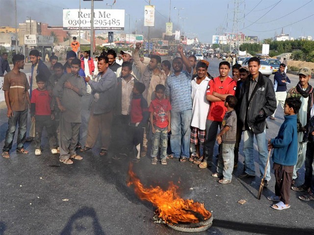 چھاپوں اور گرفتاریوں کے خلاف شہریوں کا احتجاج