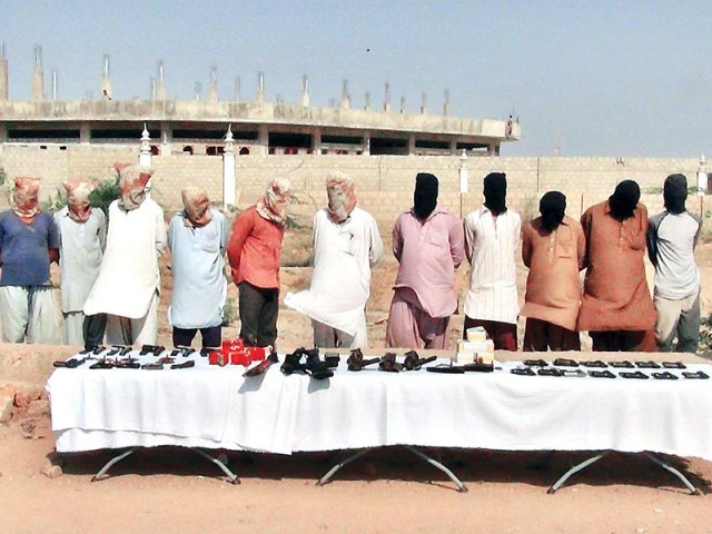 مدعیان اور گواہ مقدمات میں ملزمان کی شناخت سے منحرف ہونے لگے