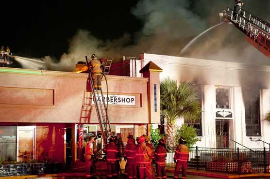 ٹیکساس: تین منزلہ رہائشی عمارت میں آتشزدگی، کوئی جانی نقصان نہیں ہوا