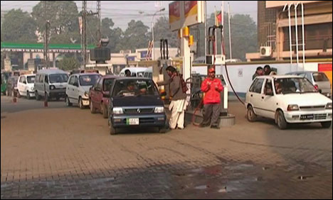 راچی: سی این جی اسٹیشن 24 گھنٹے بندش کے بعد کھل گئے