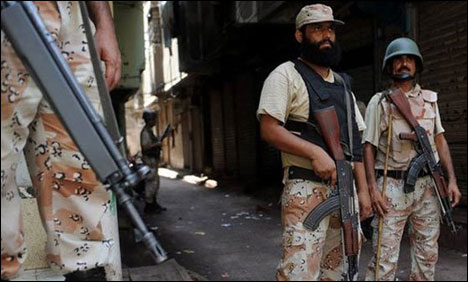 کراچی: حسین ڈی سلوا ٹاون میں رینجرز کا آپریشن 8 ملزمان گرفتار