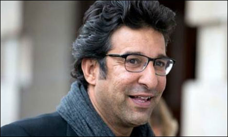 وسیم اکرم کا تیز رفتاری کے باعث چالان ہو گیا