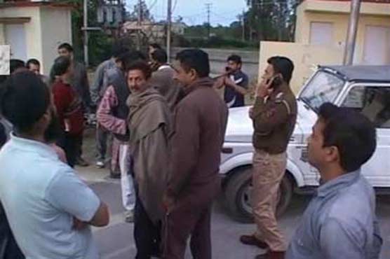 مقبوضہ کشمیر: نامعلوم مسلح افراد کی مسافر بس پر فائرنگ سے ایک شخص ہلاک