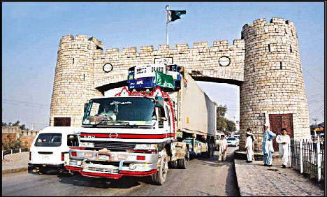 تحریک انصاف کا دھرنا ختم، طورخم کے راستے نیٹو سپلائی بحال