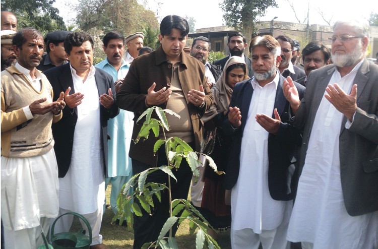 جھنگ: درخت لگانا صدقہ جاریہ ہے۔ راجہ خرم شہزاد
