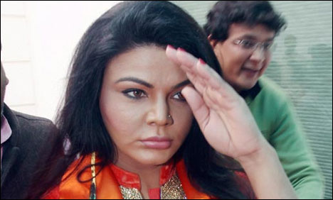 بالی وڈ کی آئٹم گرل راکھی ساونت نے سیاست میں قدم رکھ دیا