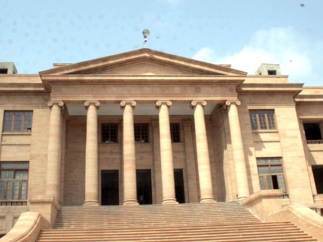 سندھ ہائیکورٹ نے تھر پارکر میں قحط کے ذمے دار افسران کو طلب کر لیا