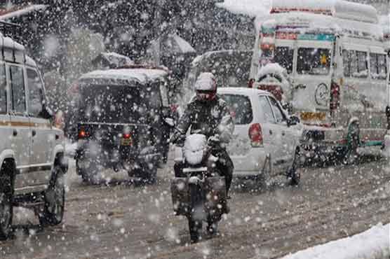 مقبوضہ کشمیر میں شدید بارش، برفباری، طوفان نے تباہی مچا دی
