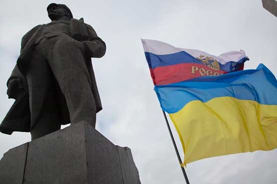 یوکرائن: علاقائی پارلیمنٹ کی عمارت کو درجنوں مسلح افراد نے گھیر لیا