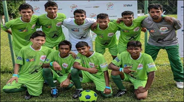 سٹریٹ چائلڈ فٹبال ورلڈ کپ میں تیسری پوریشن حاصل کرنے والی قومی ٹیم کا وطن واپسی پر شاندار استقبال