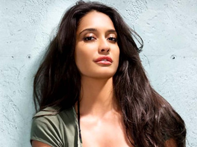 ’’شوقین‘‘ کی ہیروئن تبدیل، لیزا ہیڈن اکشے کے مد مقابل کام کرینگی