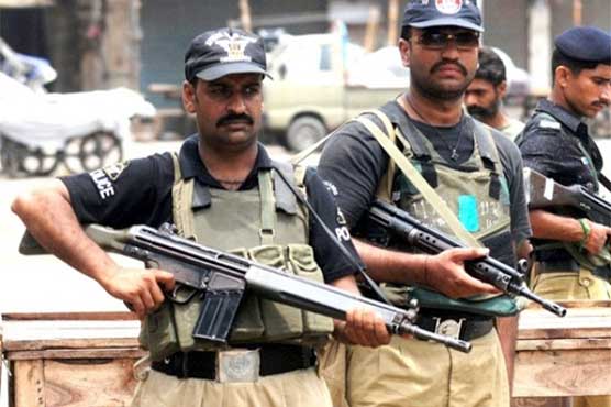 کراچی: پولیس کے مختلف علاقوں میں چھاپے ، 102 ملزمان گرفتار، اسلحہ برآمد