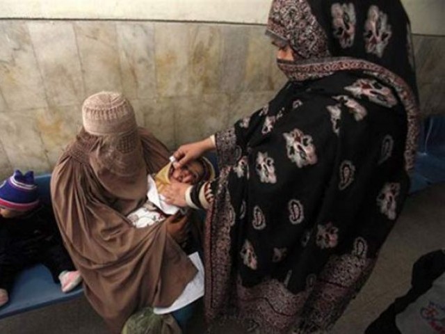 بنوں میں مسلح افراد نے خواتین پولیو رضا کاروں کو یرغمال بنا لیا
